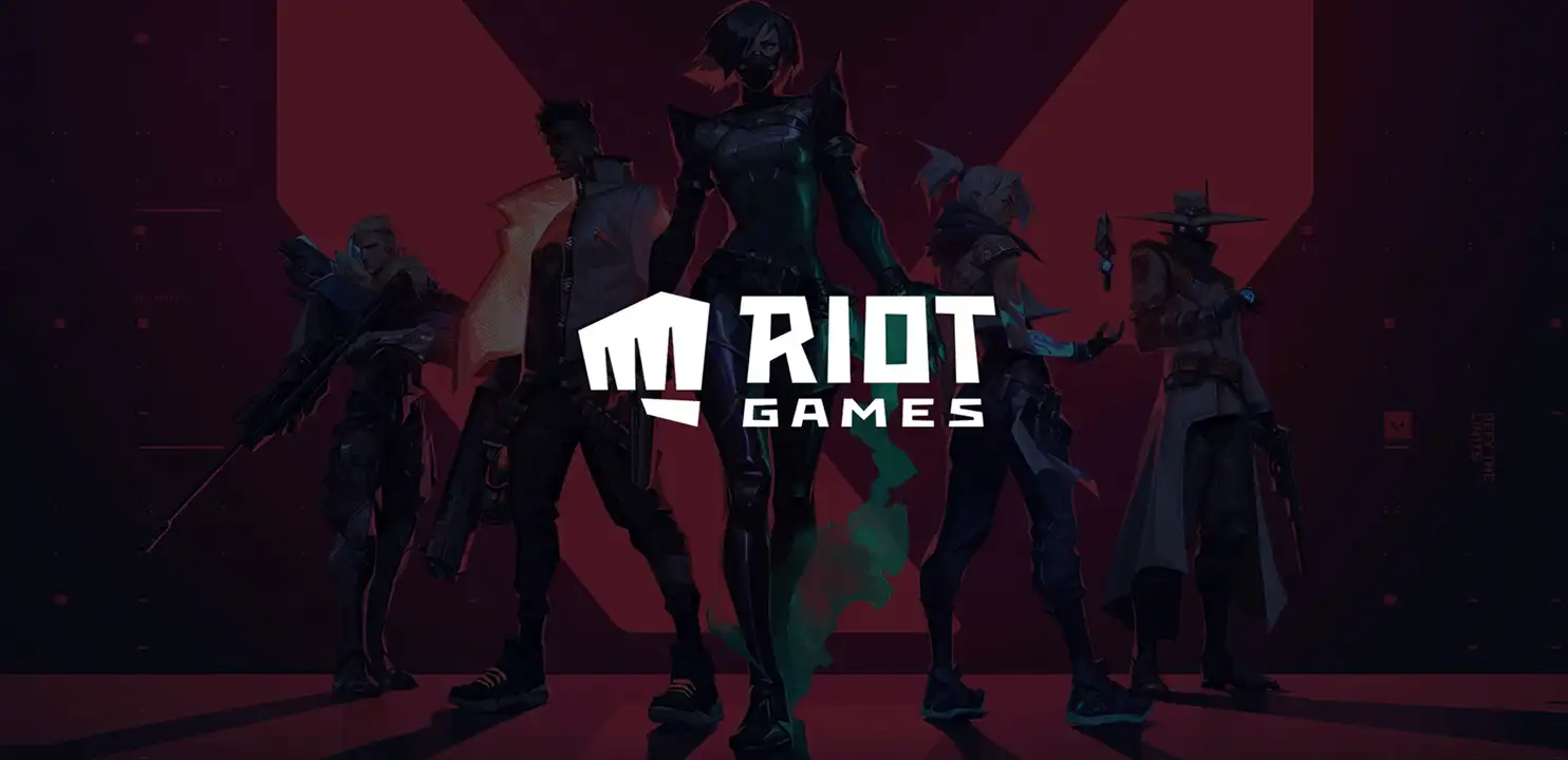 Gestileerde groep e-sportpersonages die samen staan in een dramatische gamingscène die competitieve teamgebaseerde videogames vertegenwoordigt.